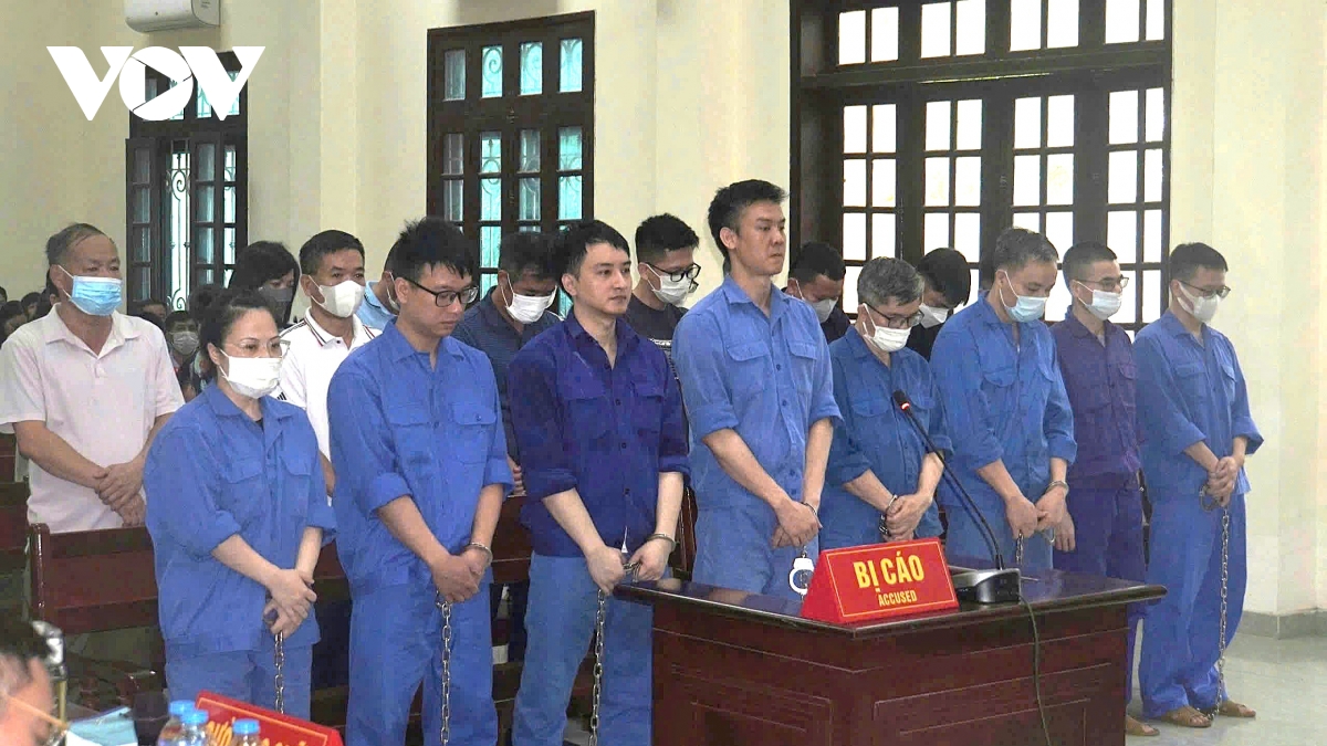 Xét xử 14 cựu cán bộ Hải quan Hải Phòng liên quan vụ buôn lậu